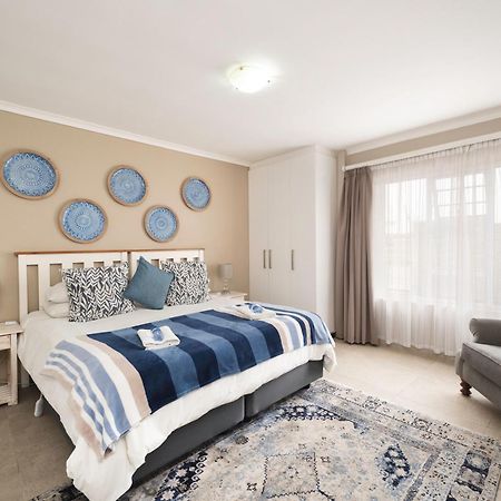Admirals Lodge Guest House And Brightways Self Catering Apartments Port Elizabeth Esterno foto