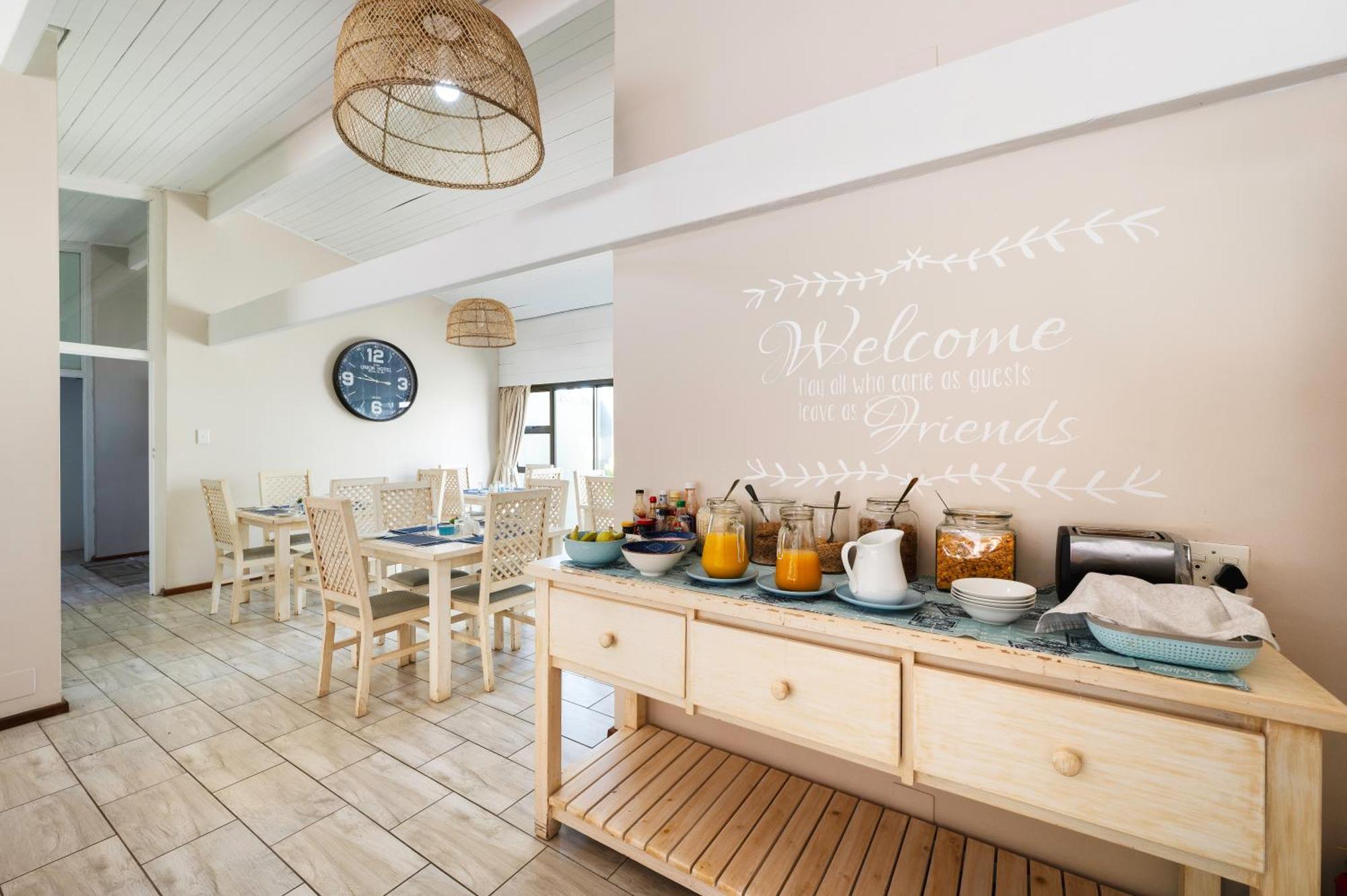 Admirals Lodge Guest House And Brightways Self Catering Apartments Port Elizabeth Esterno foto