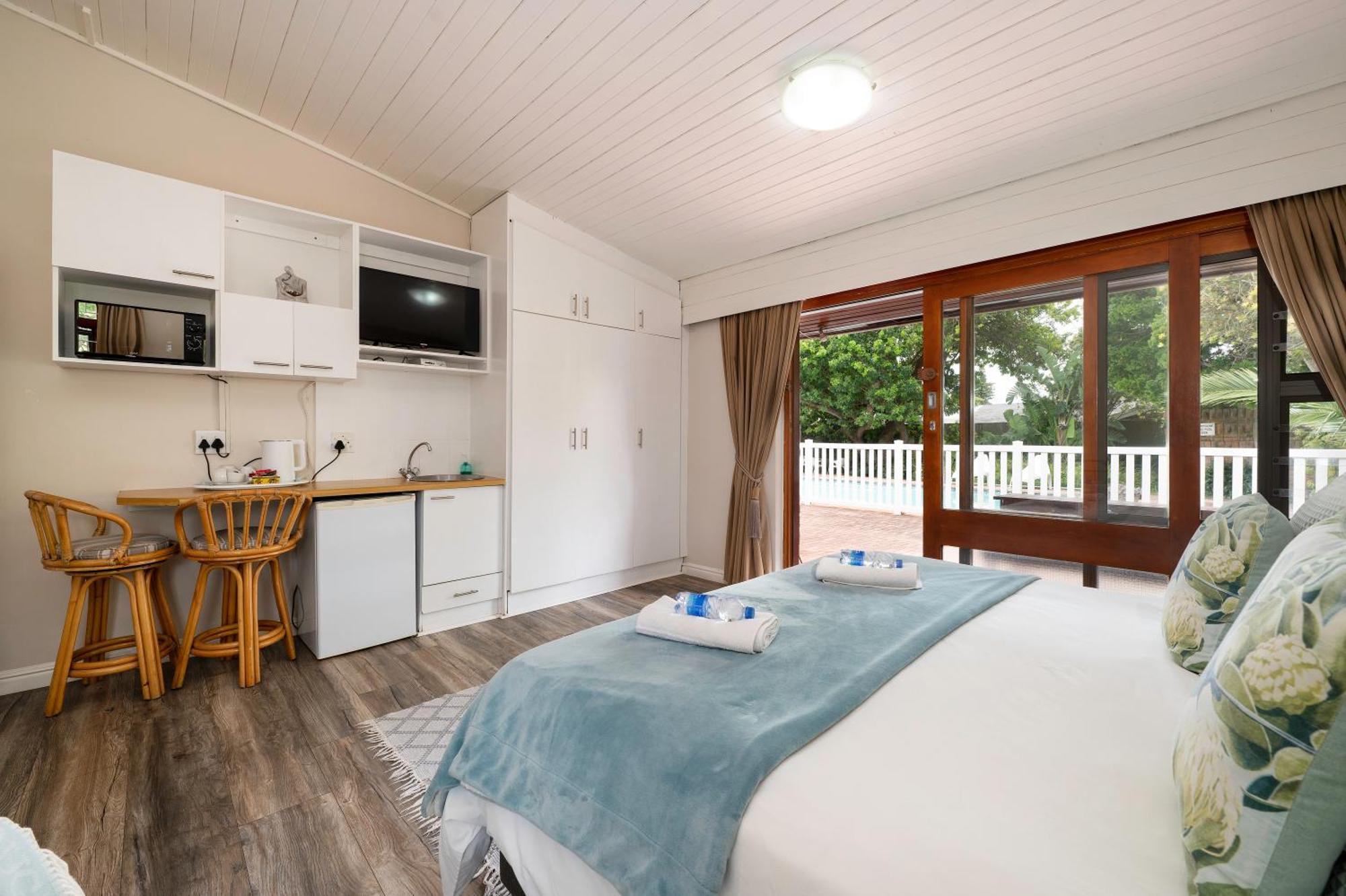 Admirals Lodge Guest House And Brightways Self Catering Apartments Port Elizabeth Esterno foto