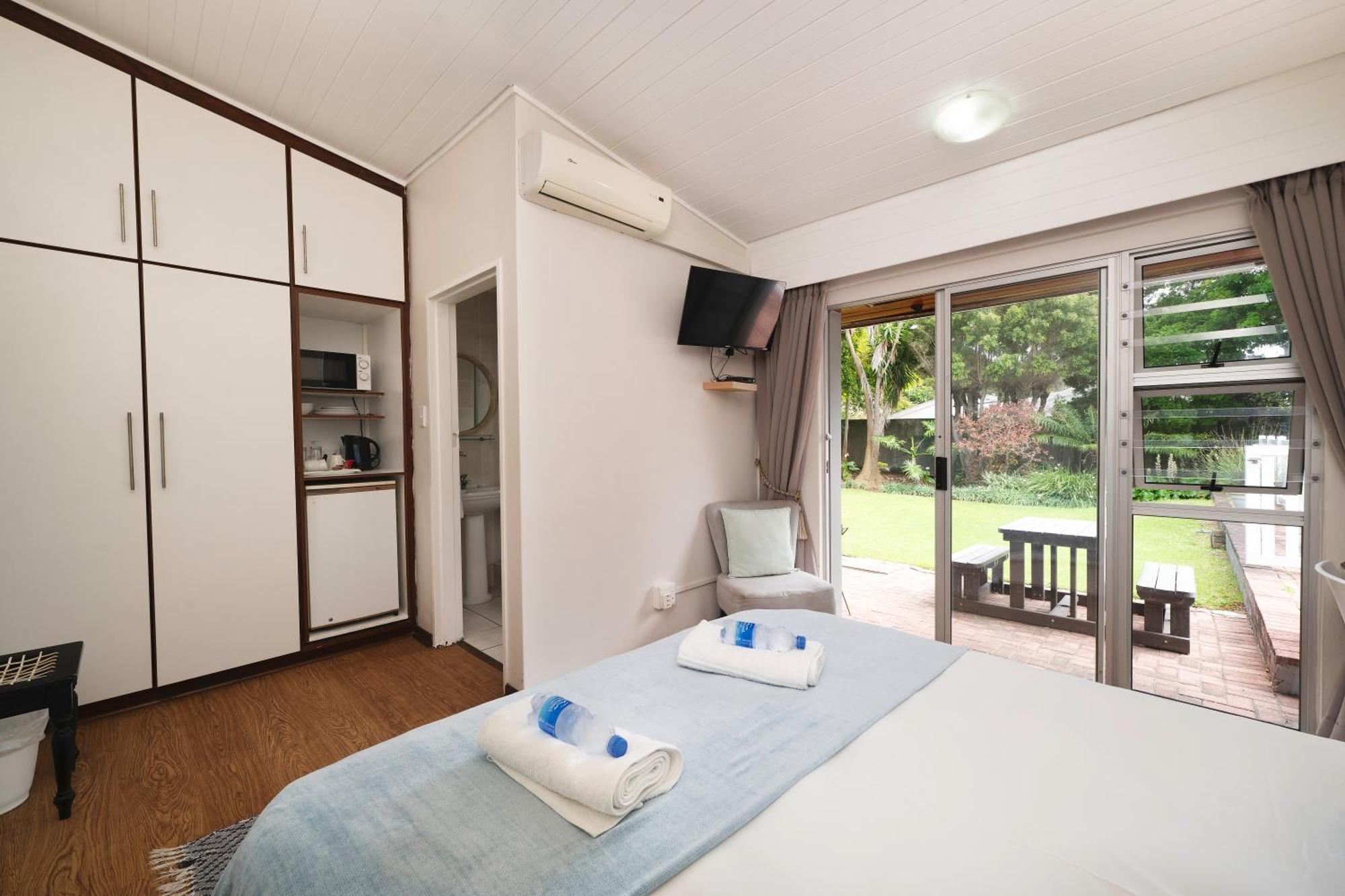 Admirals Lodge Guest House And Brightways Self Catering Apartments Port Elizabeth Esterno foto