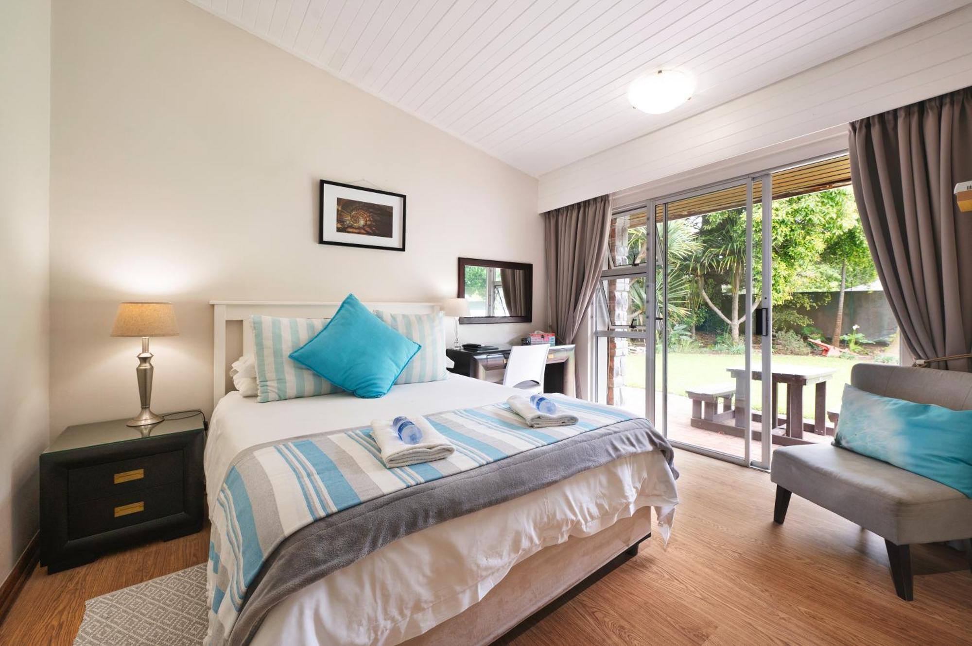 Admirals Lodge Guest House And Brightways Self Catering Apartments Port Elizabeth Esterno foto