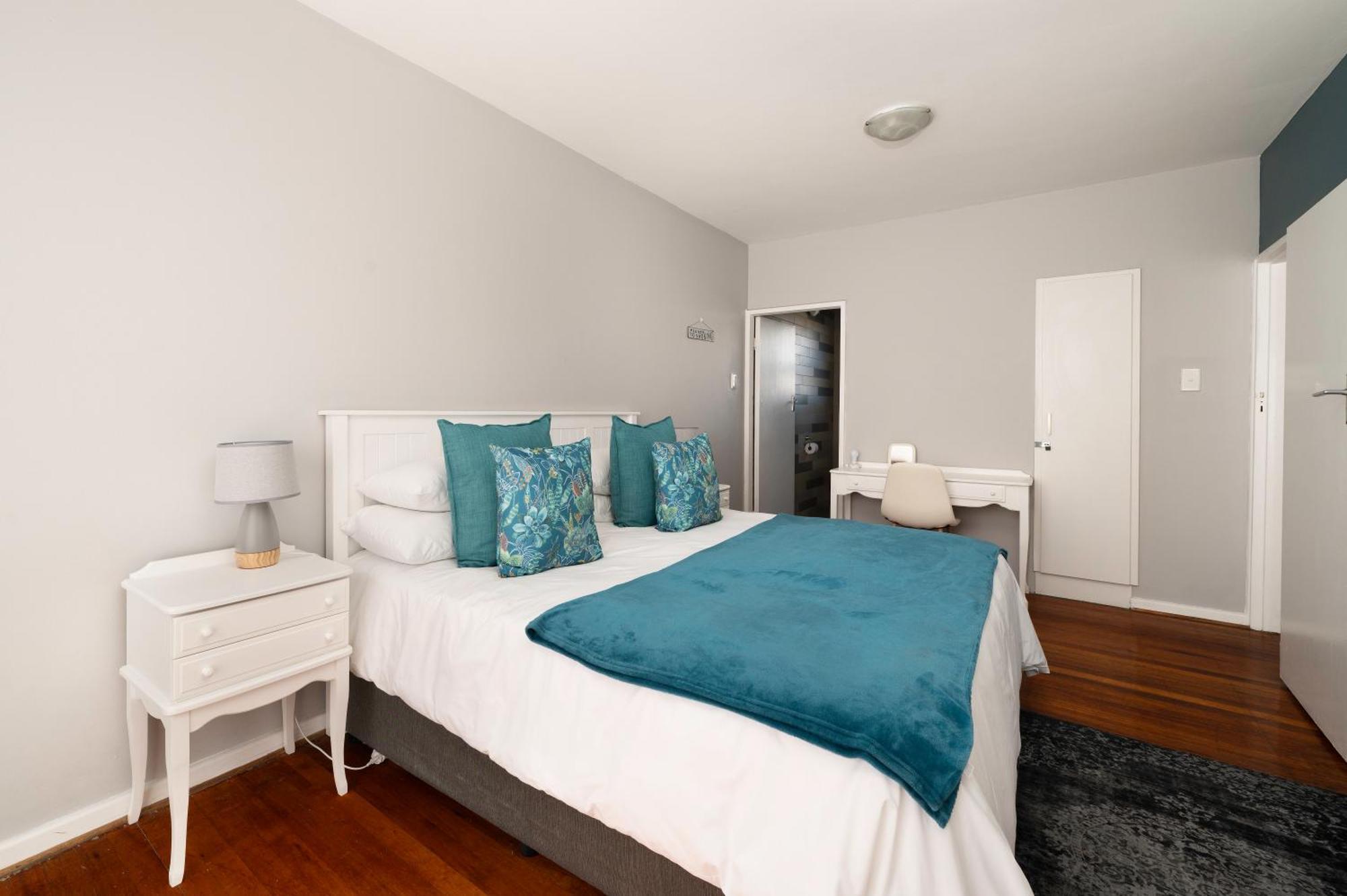 Admirals Lodge Guest House And Brightways Self Catering Apartments Port Elizabeth Esterno foto