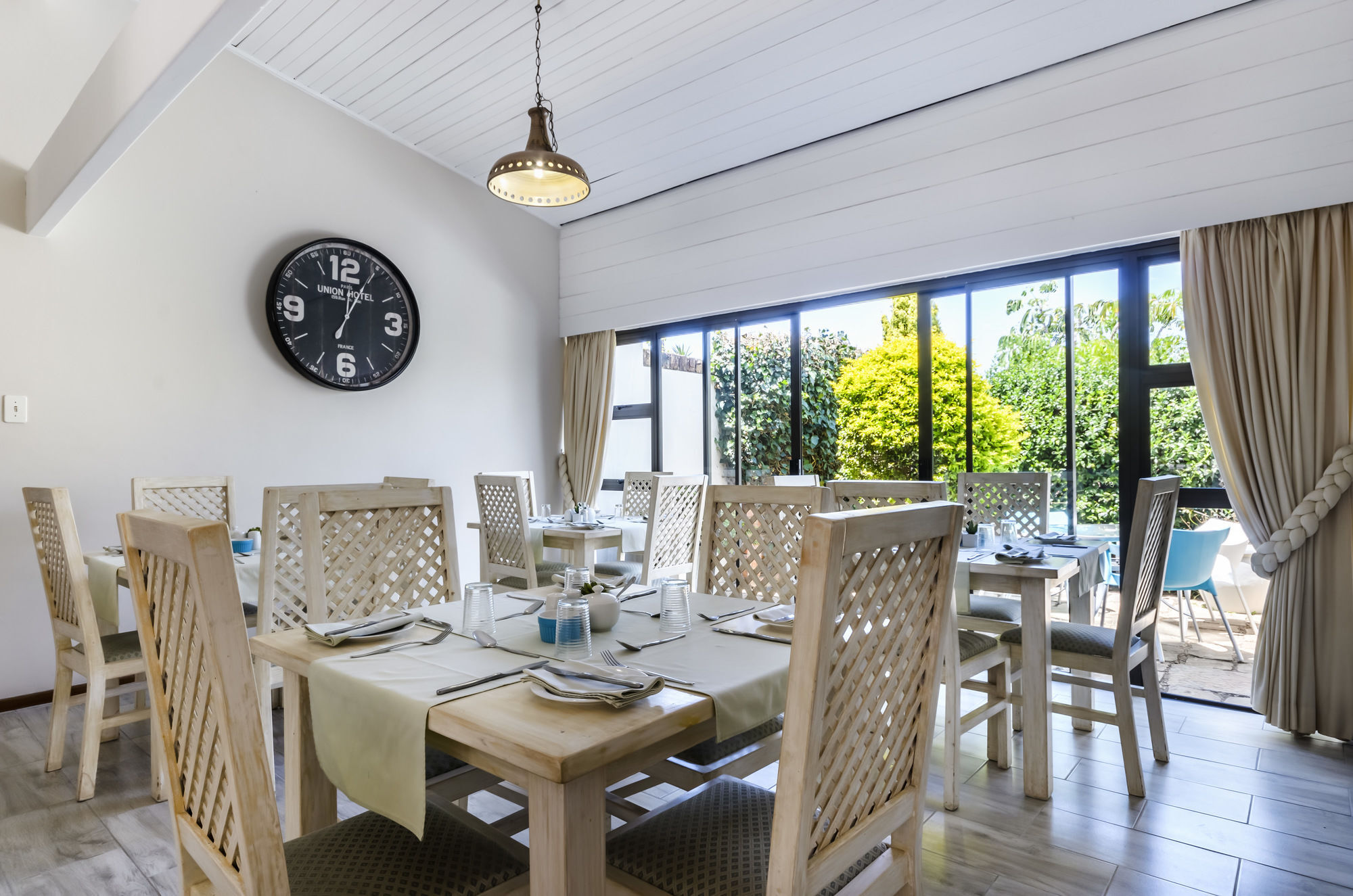 Admirals Lodge Guest House And Brightways Self Catering Apartments Port Elizabeth Esterno foto